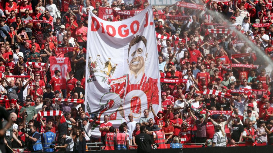 Liverpool fans pay tribute to diogo jota l at the fa community shield match crystal palace v liverpool at wembley stadium london uk on 10th august 2025 jpg