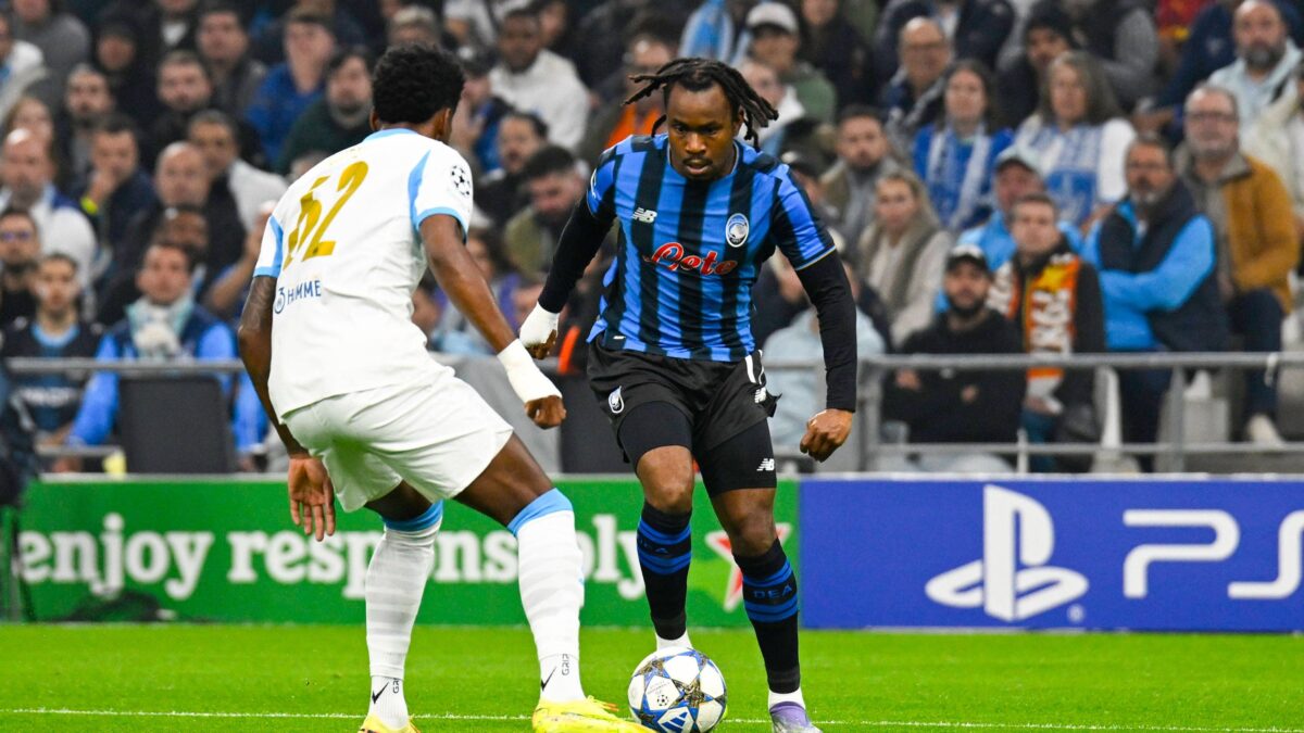 Lookman con la maglia dell'Atalanta