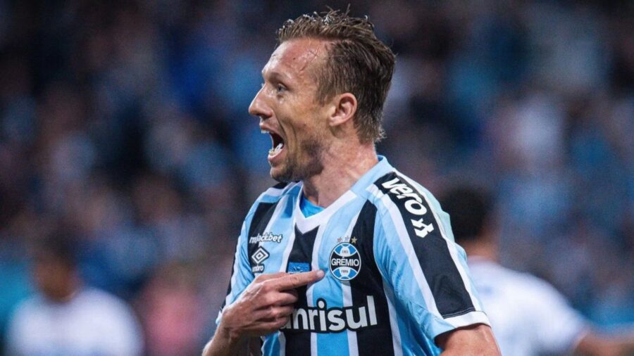 Lucas leiva gremio