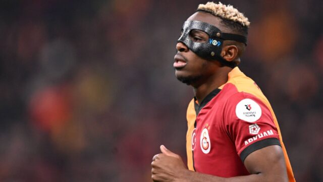 Man utd offerta napoli osimhen