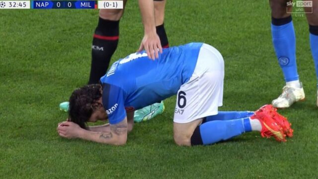 Mario rui infortunato viene consolato da giroud