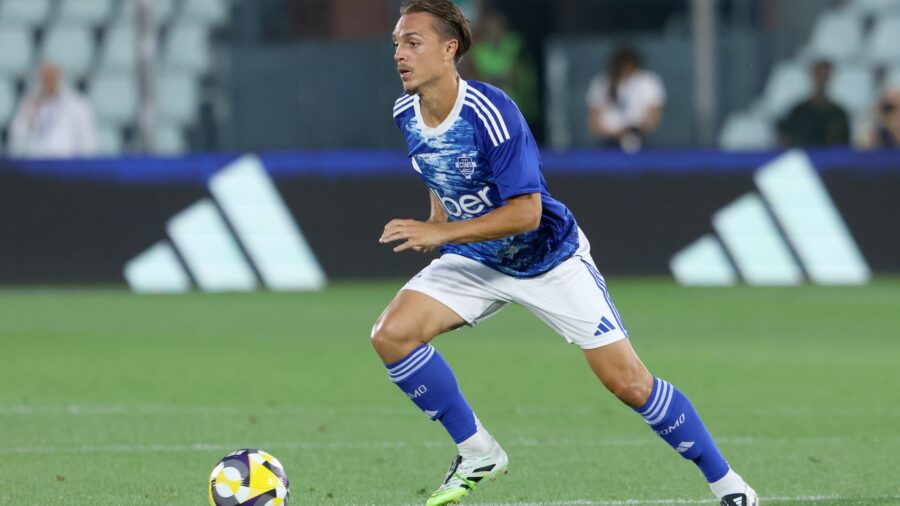 Maxence caqueret como como cup friendly match 2025 26 como vs al ahli 3 1 23 07 2025 azione action single shot como cup 2025 26 amichevole como al ahli 3 1jpg