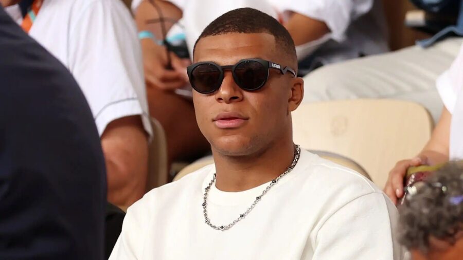 Mbappe tribuna