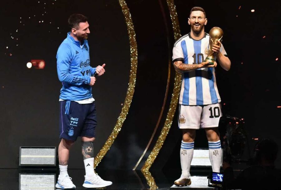 Messi statua