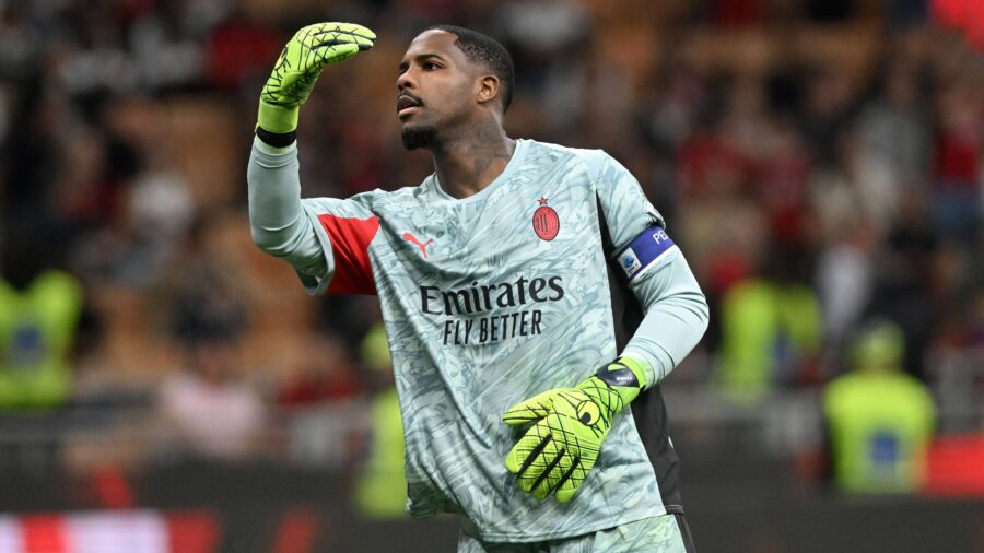 Mike maignan serie a 2024 25 milan monza 2 0 milan new shirt 2025 26 azione action single shot serie a 2024 25 milan monza 2 0 milan maglia nuova 2025 26jpg