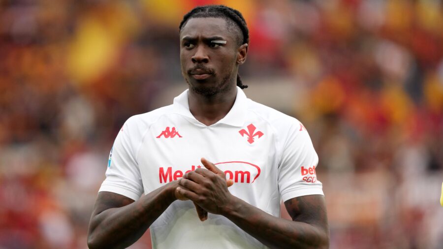 Moise kean of acf fiorentina looks on during the serie a football match between as roma and acf fiorentina at olimpico stadium in rome italy may 4 2025 antoniettaxbaldassarrejpg