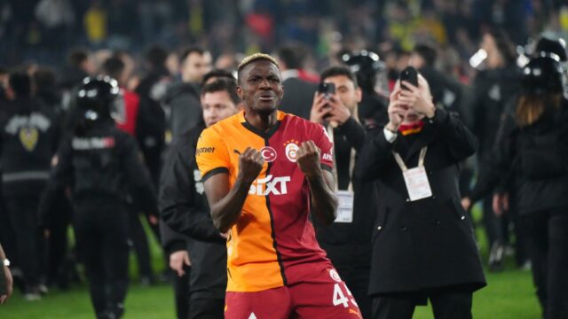 Napoli futuro osimhen ipotesi juve parametro zero