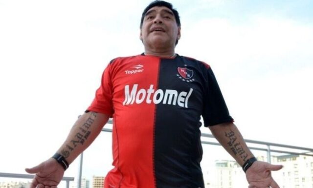 Newells omaggia maradona