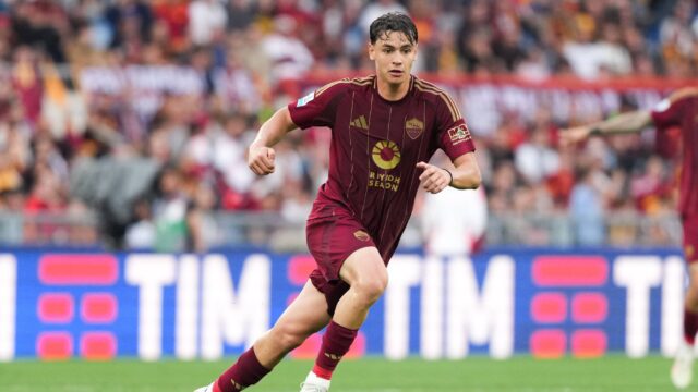 Niccolo pisilli of as roma in action during the serie a football match between as roma and acf fiorentina at olimpico stadium in rome italy may 4 2025 antoniettaxbaldassarrejpg