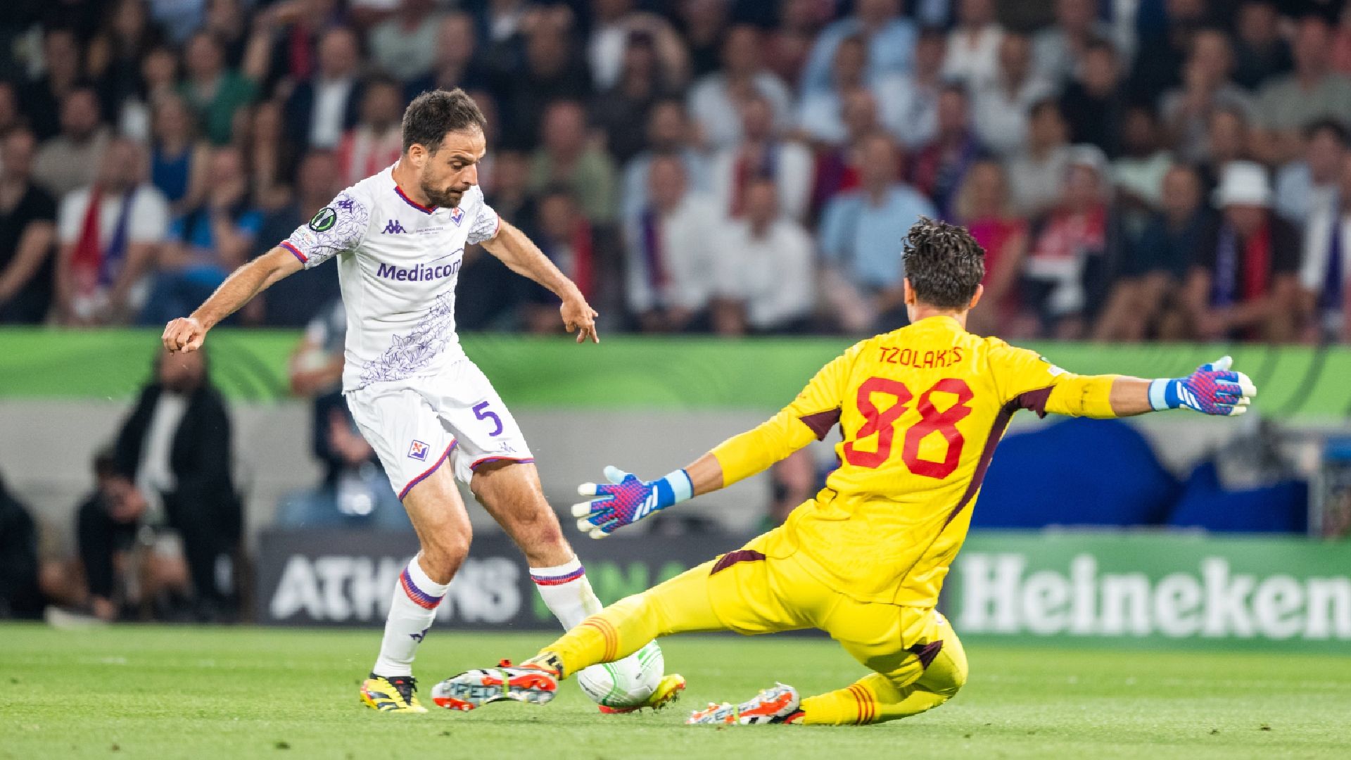 olympiacos-fiorentina-bonaventura