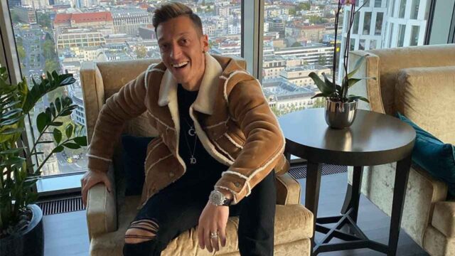 Ozil ping pong