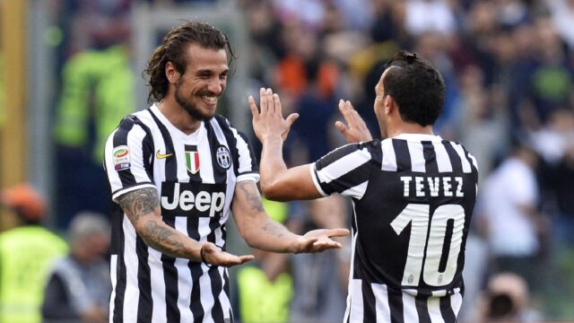 Pablo daniel osvaldo e tevez esultano con la juve