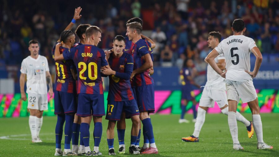 Partido de laliga ea sports entre el barcelona y el valencia laliga ea sports match between barcelona and valencia francescxadelantado ecommerce fotos ecommerce 2 169308882jpg