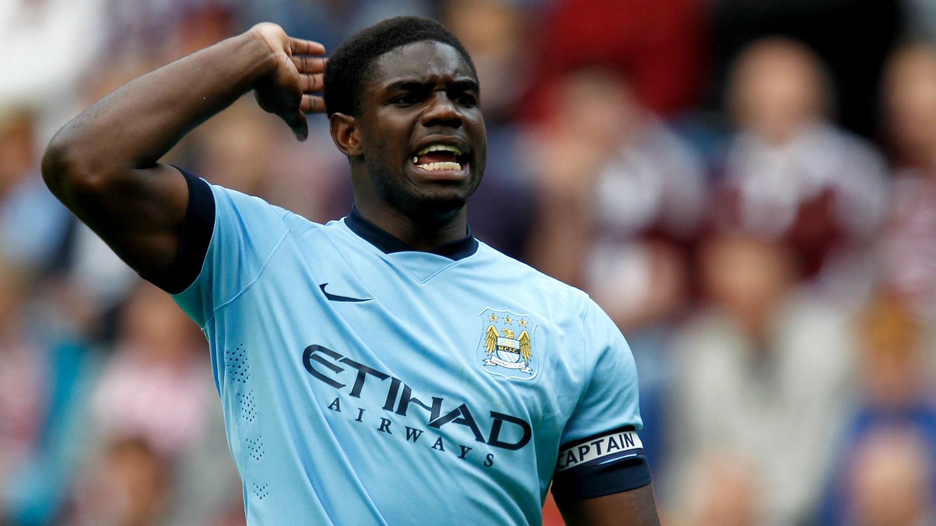 richards-con-la-maglia-del-city