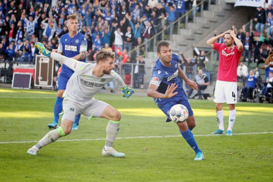 Ron robert zieler daniel gordon karlsruhe 27 10 2019 imago images eibner 43854915h