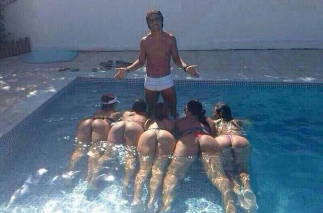 Ronaldinho sminuisce messi