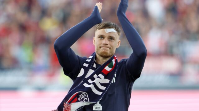 Sam beukema bologna serie a 2024 25 bologna vs genoa 1 3 24 05 2025 esultanza celebration jubel coppa italia italian cup serie a 2024 25 bologna genoa 1 3 festa coppa italiajpg