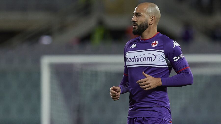 Saponara con la maglia della fiorentina