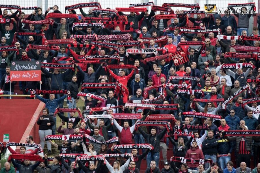 Sciarpata curva foggia calcio