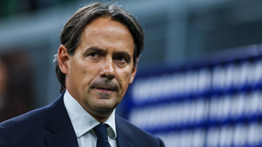 Simone inzaghi spiega a lautaro che dovra accettare il turnover