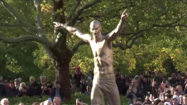 Statua di ibrahimovic