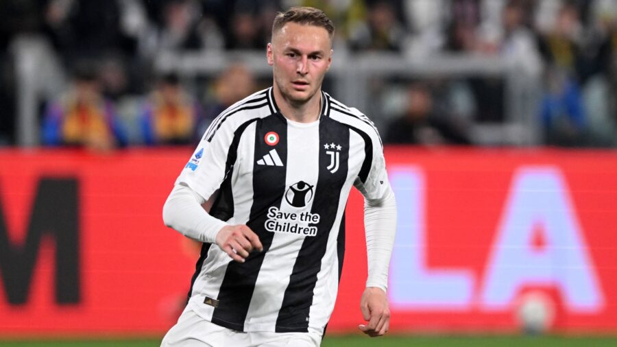 Teun koopmeiners serie a 2024 25 juventus lecce 2 1 azione action single shot serie a 2024 25 juventus lecce 2 1jpg