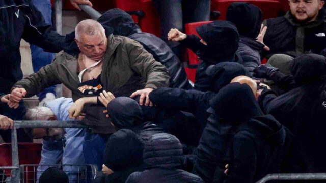 Tifoso west ham contro ultras