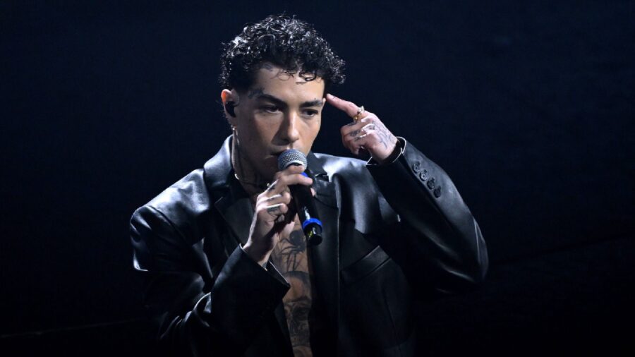 Tony effe canta sanremo