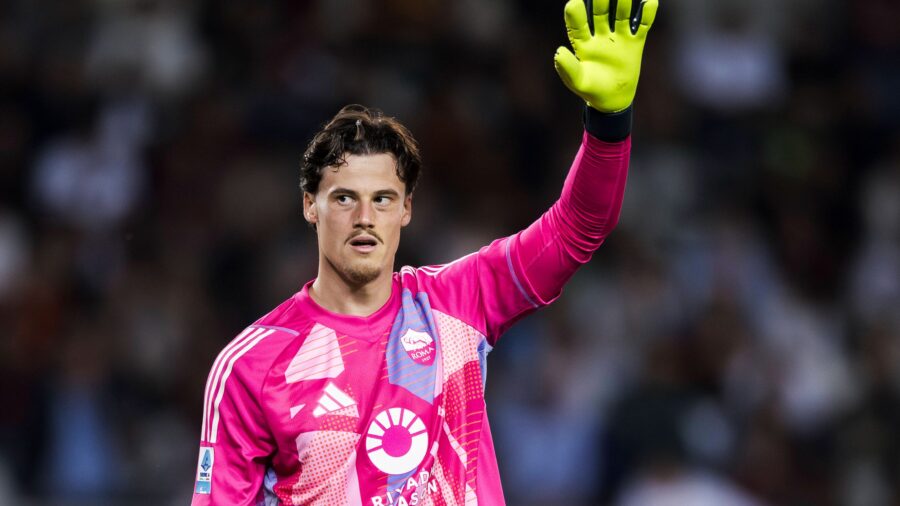 Torino fc v as roma serie a mile svilar of as roma gestures during the serie a football match between torino fc and as roma turin italy copyright xnicoloxcampoxjpg