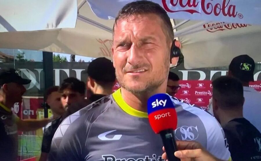 Totti bacchetta zaniolo