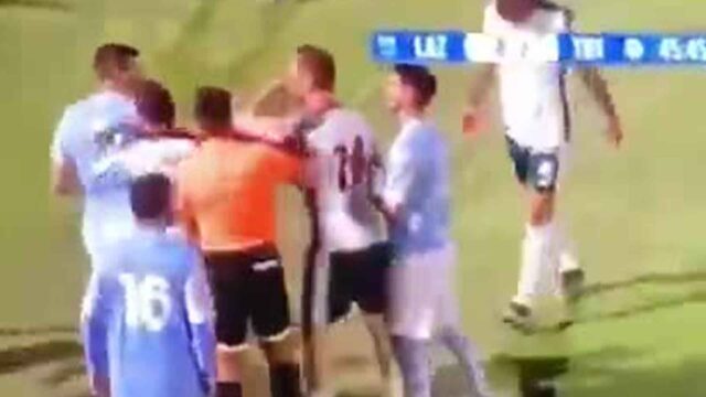 Totti manata calciatore lazio c8