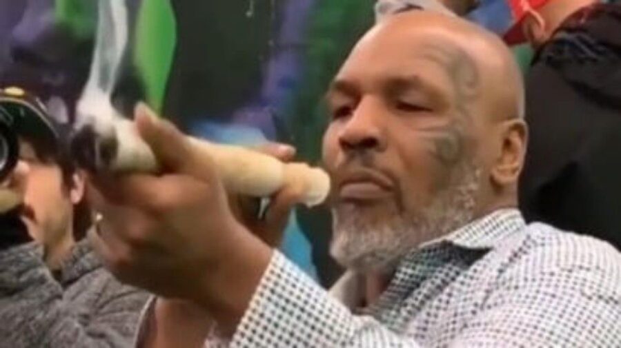 Tyson fuma un mega spinello