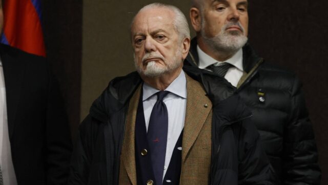 Un giornalista ferma ADL che lo fulmina VIDEO