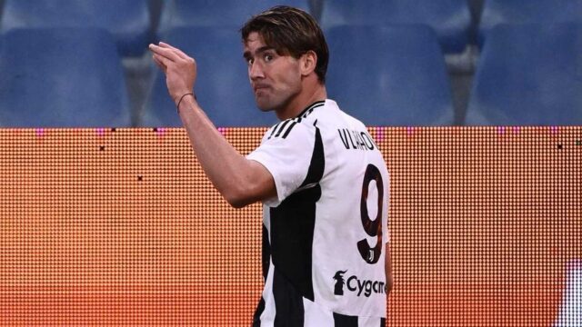 Vlahovic esulta polemico dopo il gol al genoa