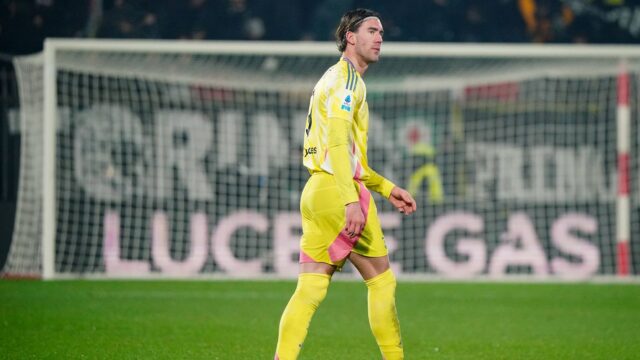 Vlahovic furioso al cambio in monza juventus