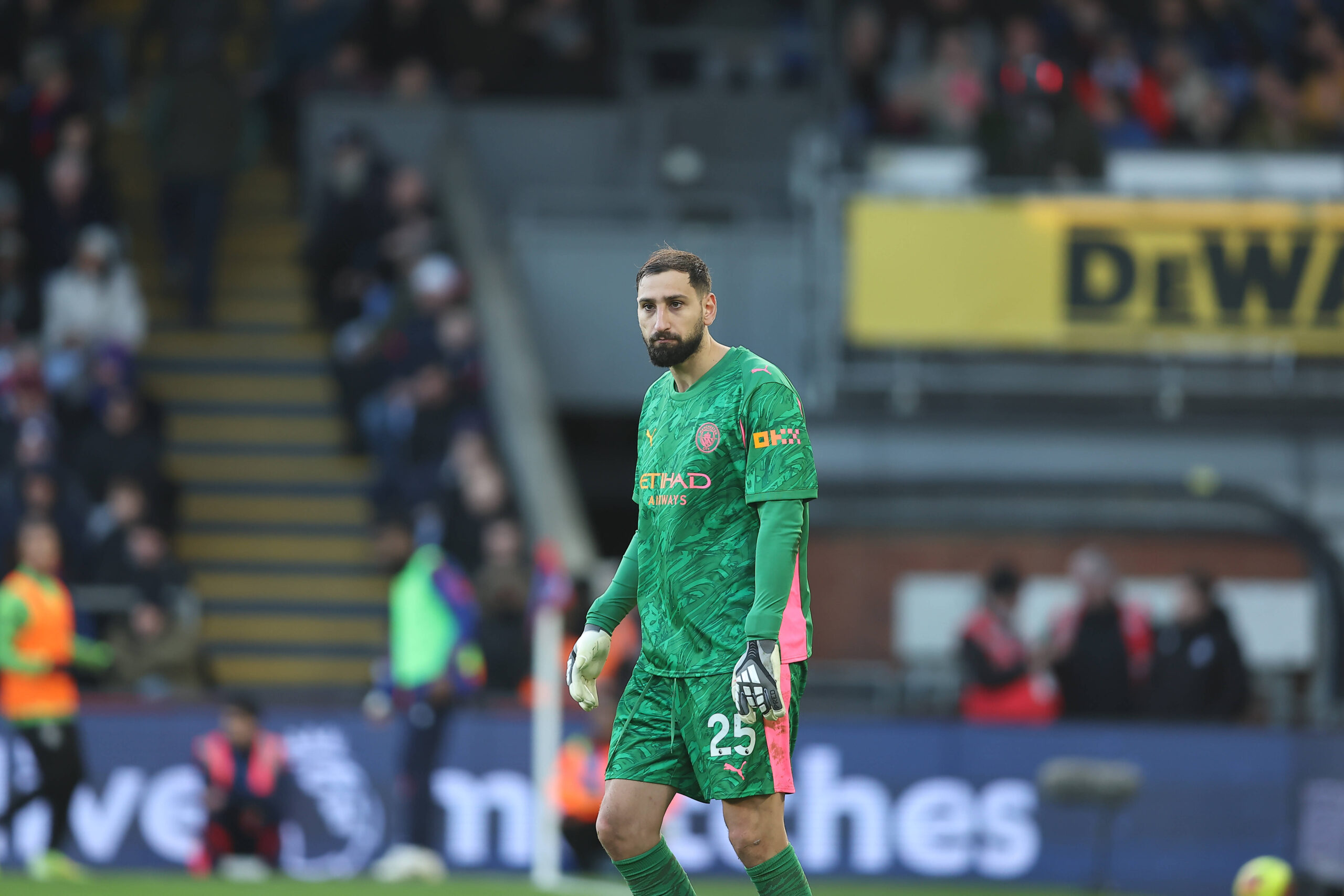 Donnarumma durante la sfida contro il Crystal Palace