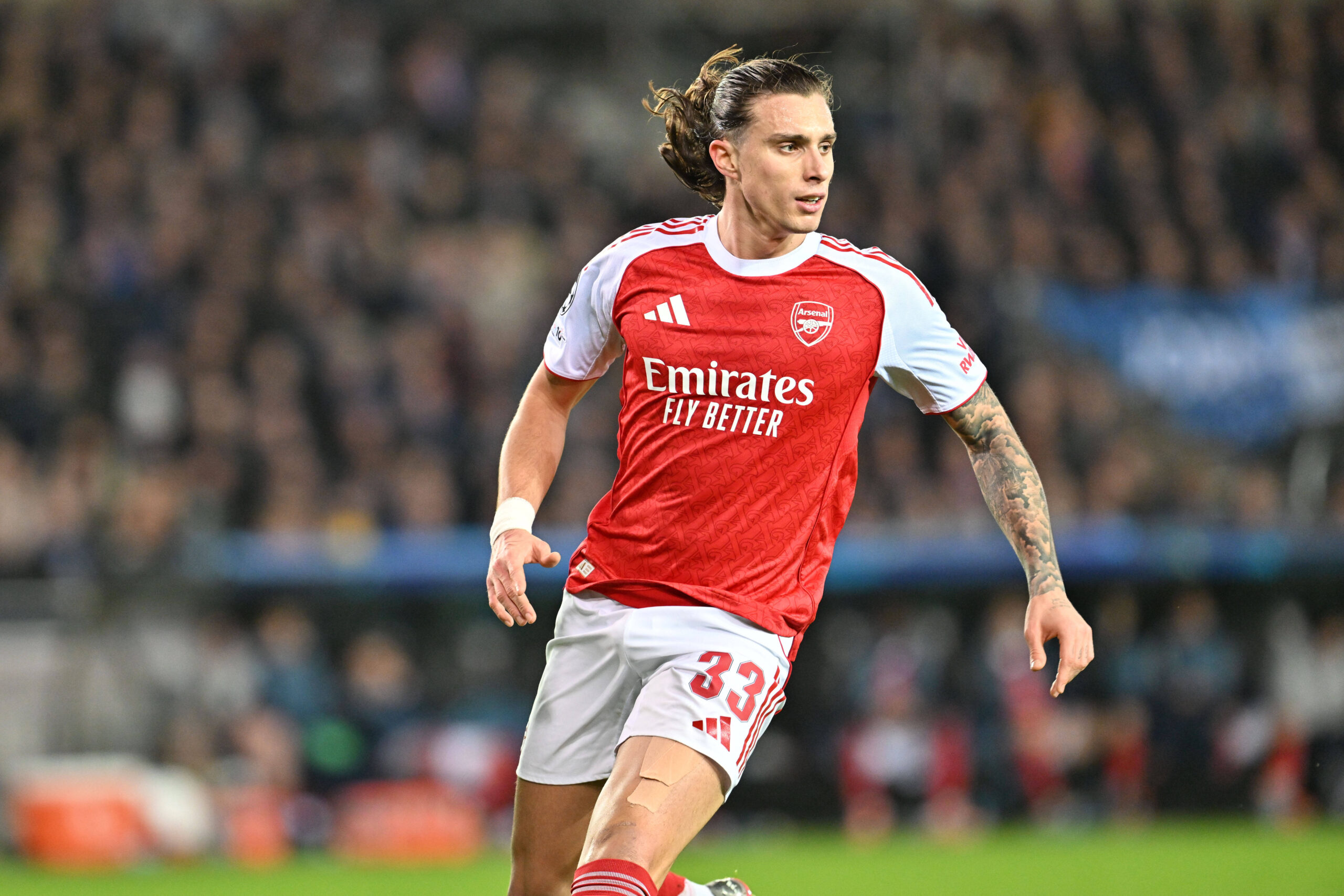 Calafiori durante una partita dell'Arsenal