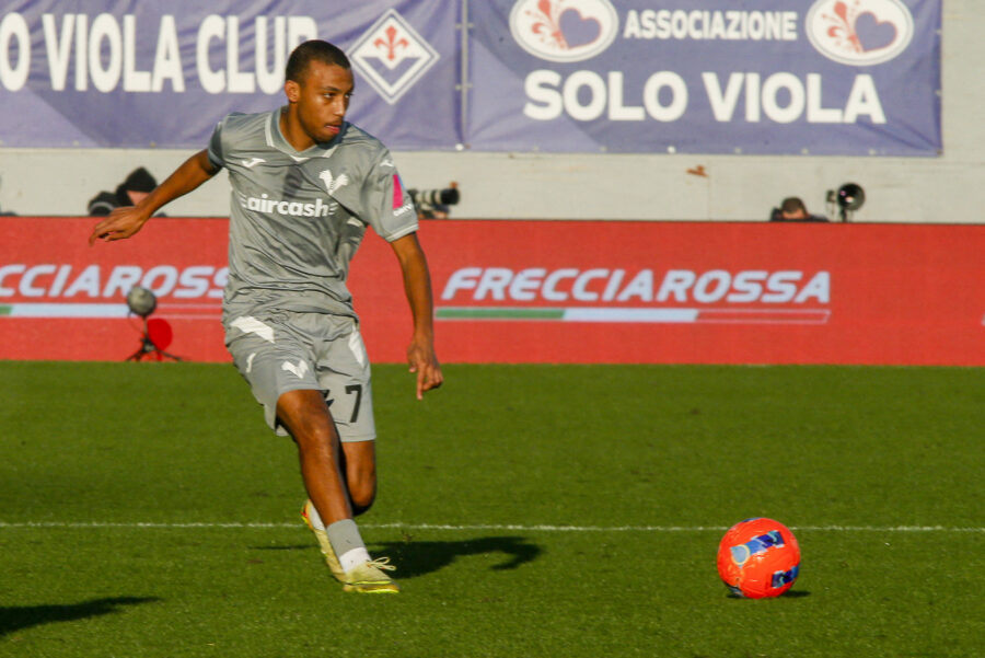 Rafik Belghali esterno dell'Hellas Verona
