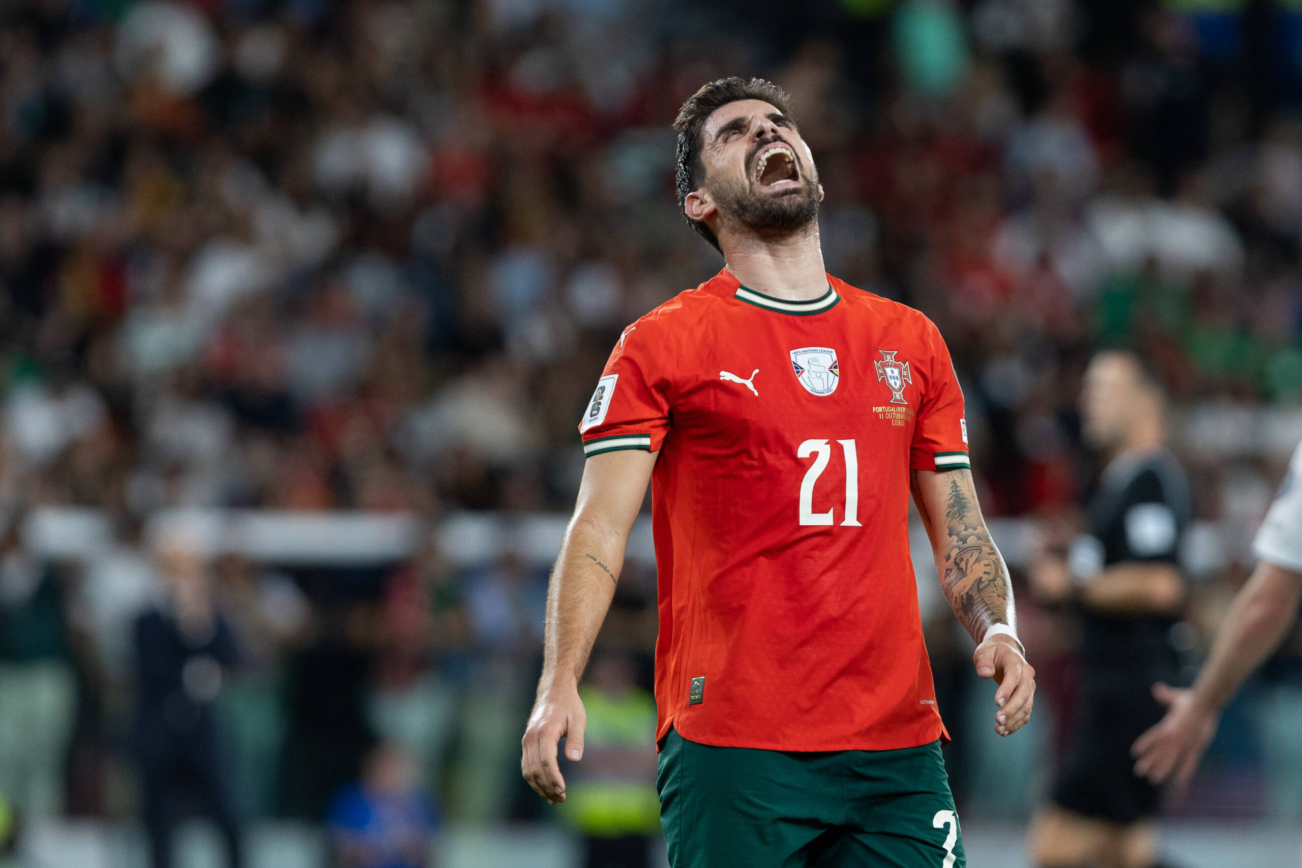 October 11, 2025, Lisbon, Lisbon, Portugal: Portugal and Al-Hilal midfielder RUBEN NEVES (21) in action during the game of Matchday 7 of Group 7 for World Cup 2026 Qualifier between Portugal and Republic of Ireland at Estadio Jose de Alvalade Lisbon Portugal - ZUMAs359 20251011_zsp_s359_204 Copyright: xAlexandrexdexSousax
