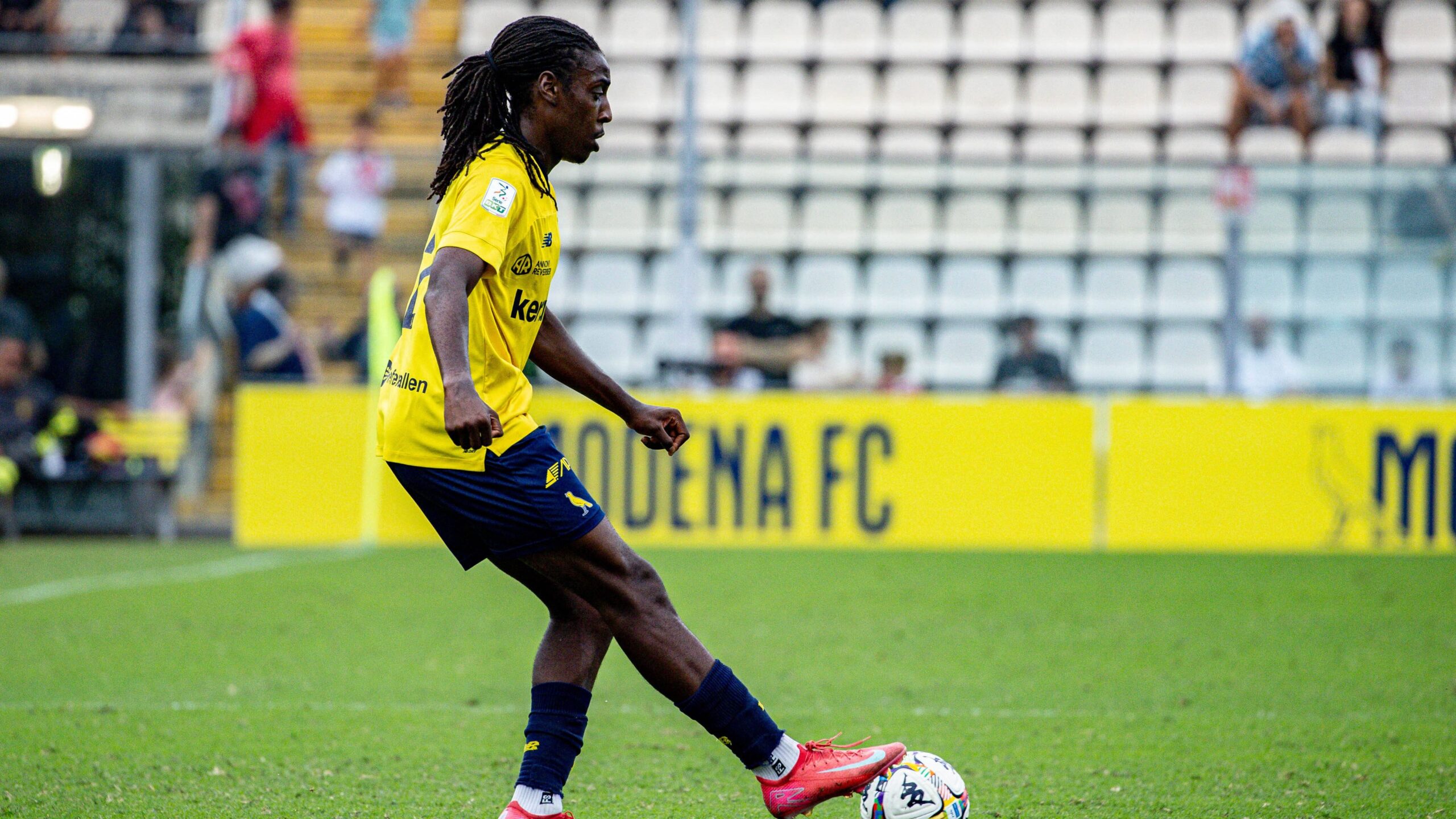 beyuku con la maglia del modena