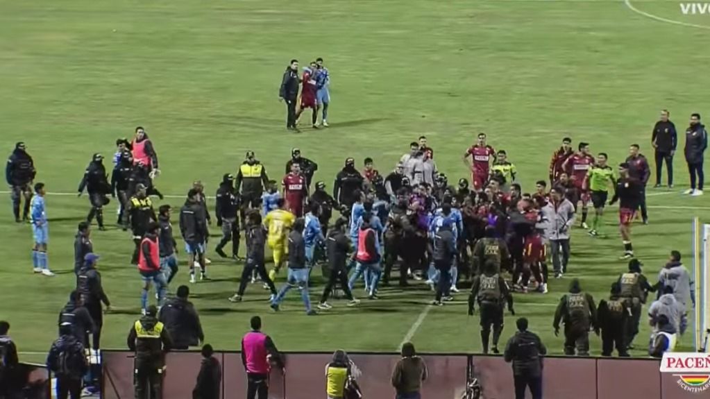 L'incredibile rissa in Real Oruro-Blooming