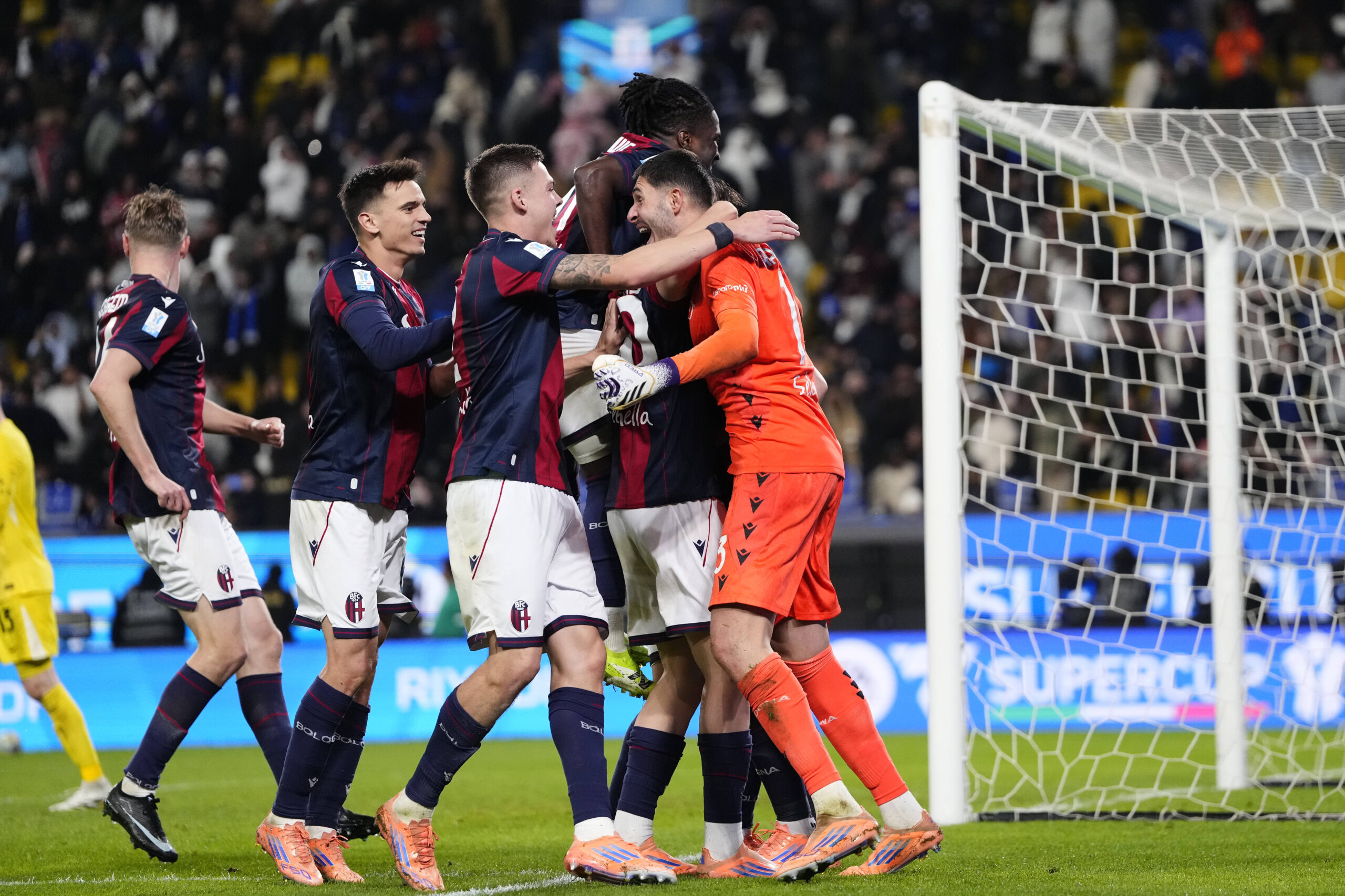Il Bologna festeggia la vittoria contro l'Inter