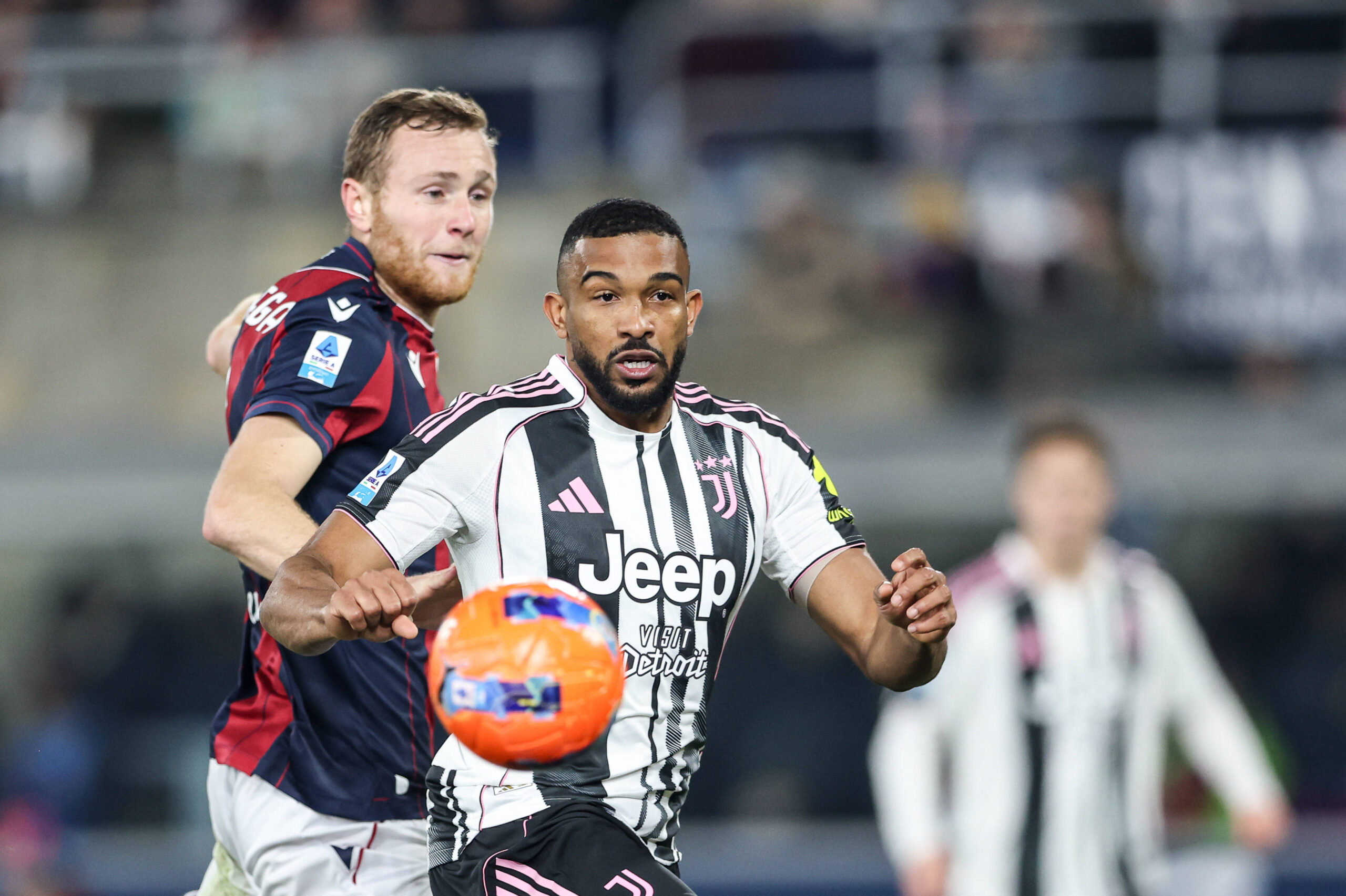 Bremer in azione contro il Bologna