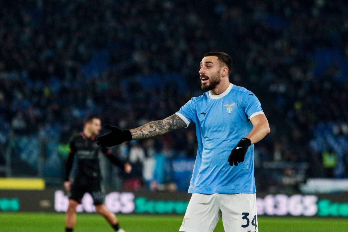 Mario Gila durante Lazio-Cremonese