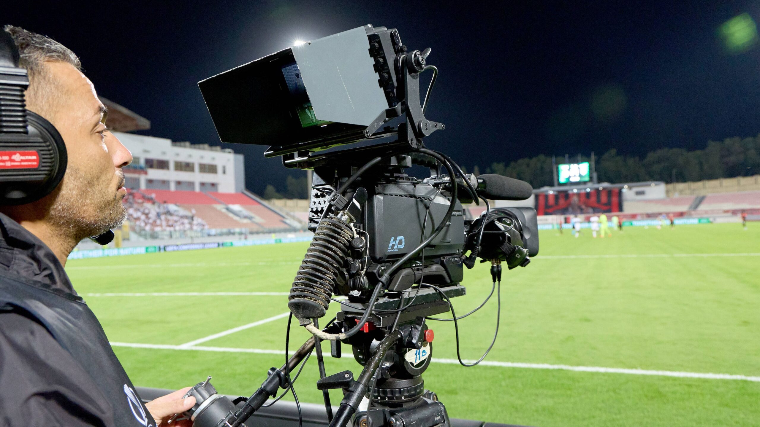 Immagini oscurate per uno sponsor