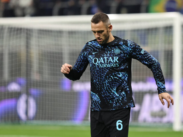 De Vrij prima della gara contro il Venezia in Coppa Italia