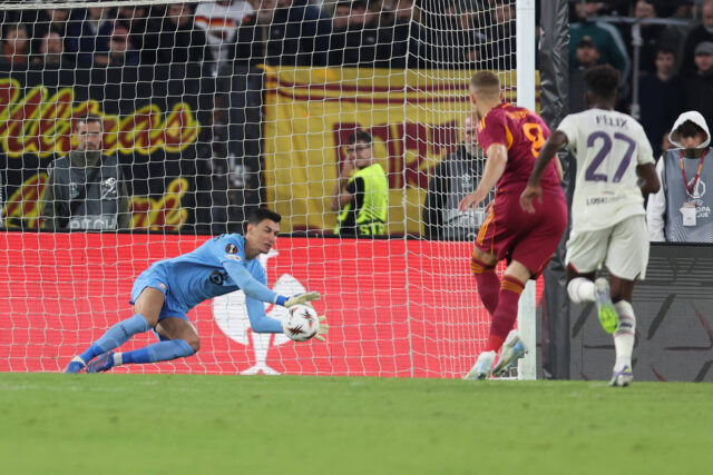 Ozer e il rigore parato a Dovbyk