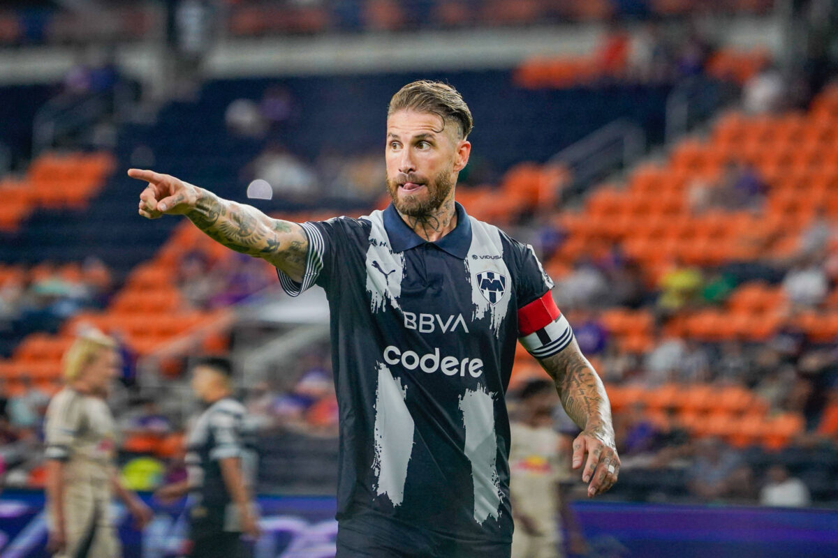 Sergio Ramos con la maglia del Monterrey