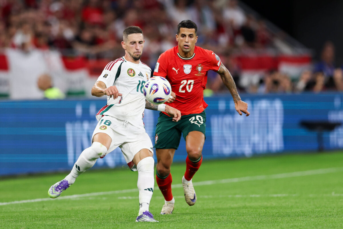 Cancelo con la maglia del Portogallo