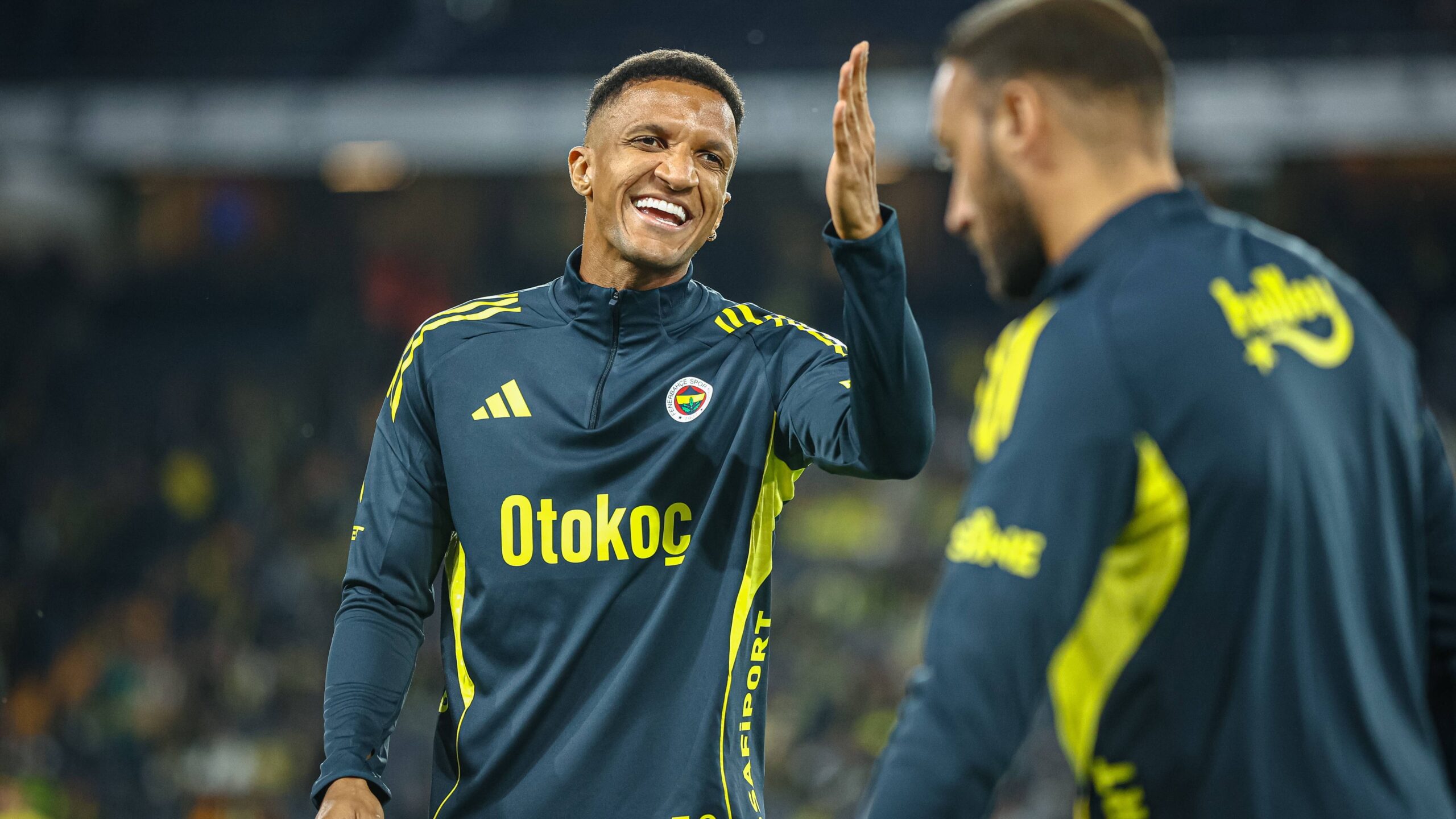 Rodrigo Becao in uscita dal Fenerbahce